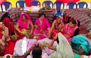 सूखे कंठ, बहती मदिरा! छिंदवाड़ा में जल हाहाकार, गुलाबी गैंग का हल्ला बोल, CM की ‘अर्थी’ सजाकर मांगा पानी…